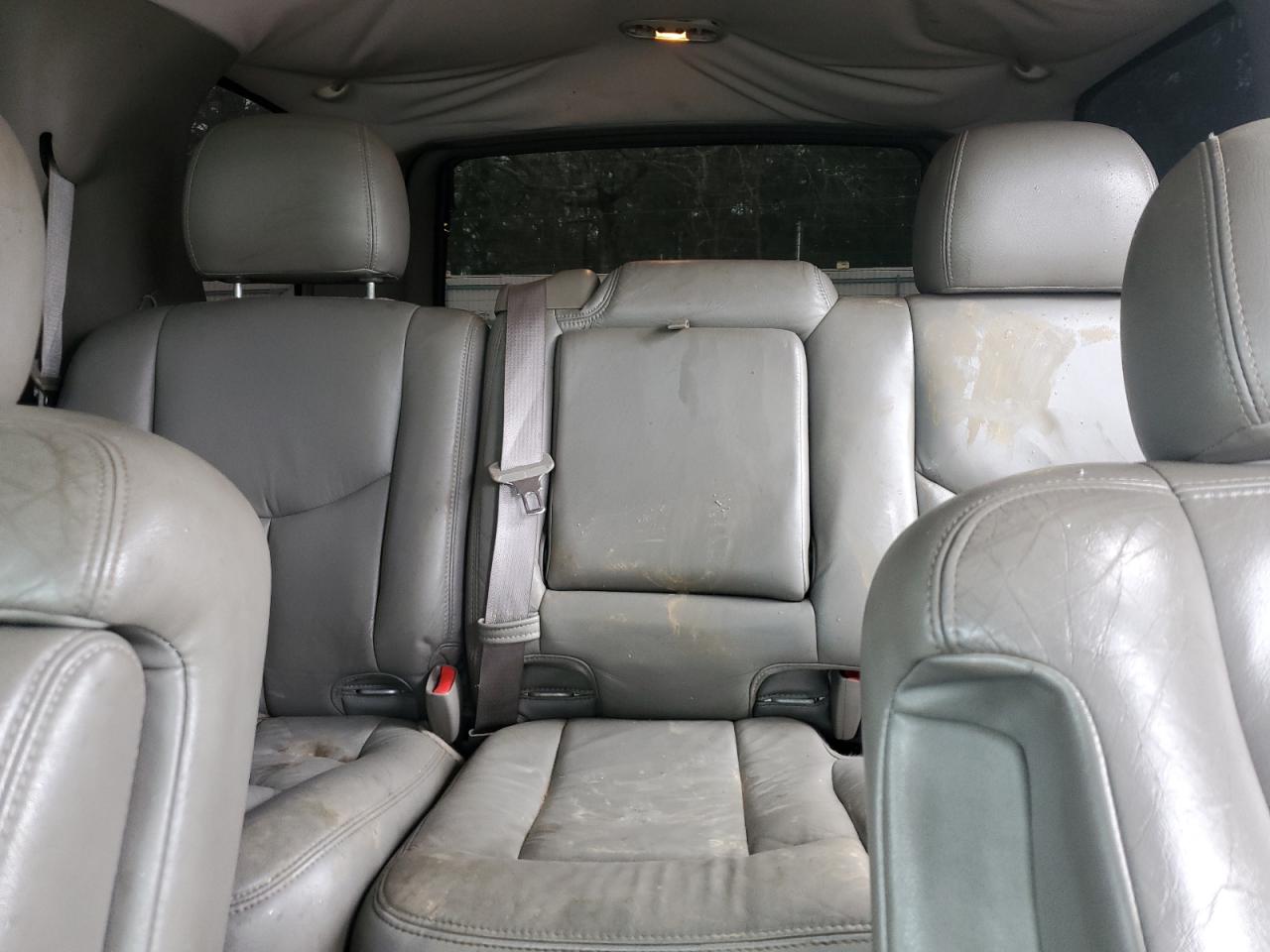 2004 Chevrolet Tahoe - Image 10