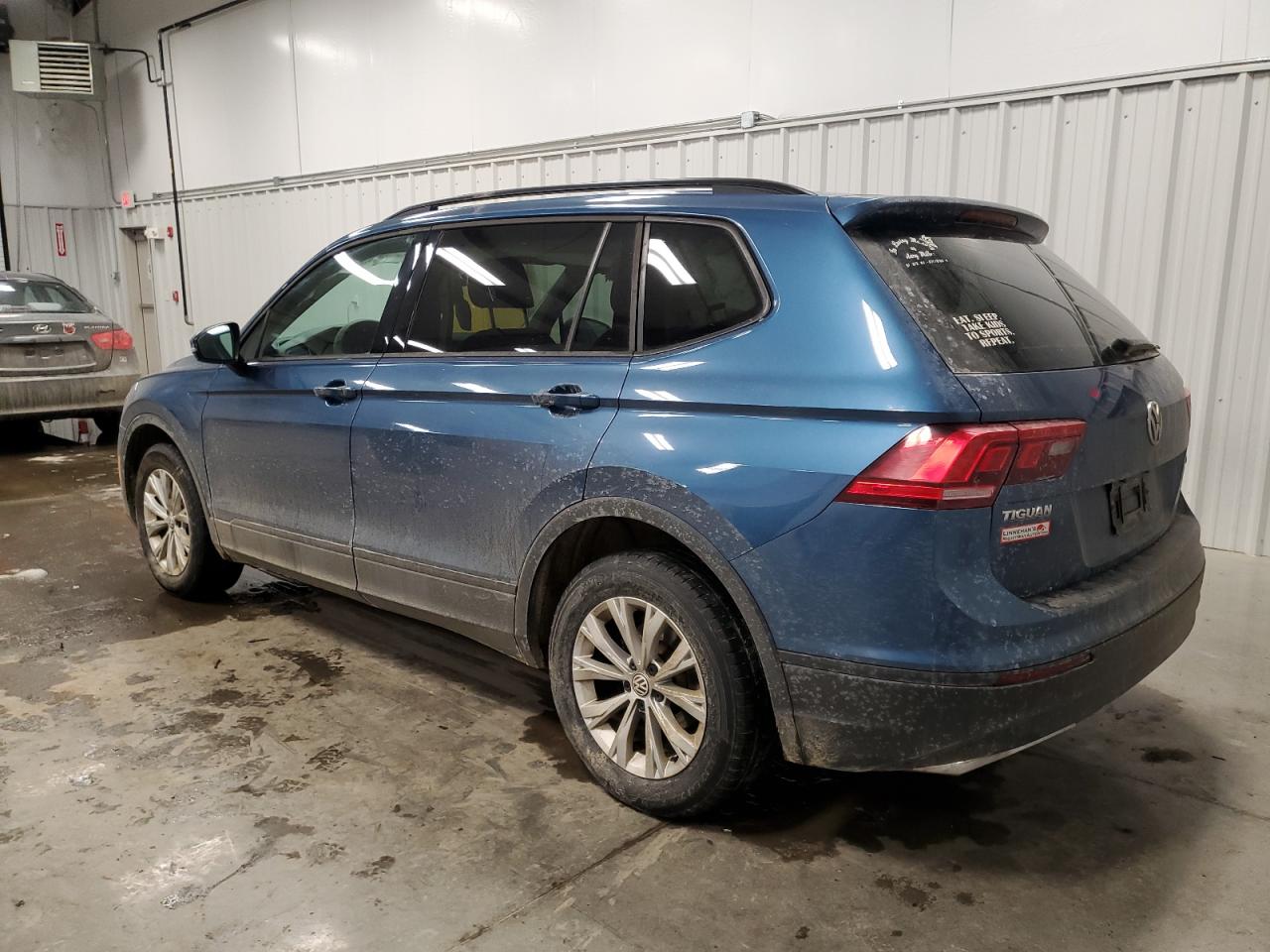 2018 Volkswagen Tiguan - Image 2