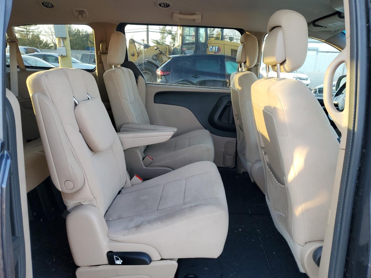 2013 Dodge Caravan - Image 11