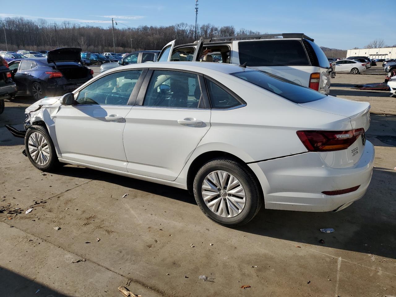 2019 Volkswagen Jetta - Image 2