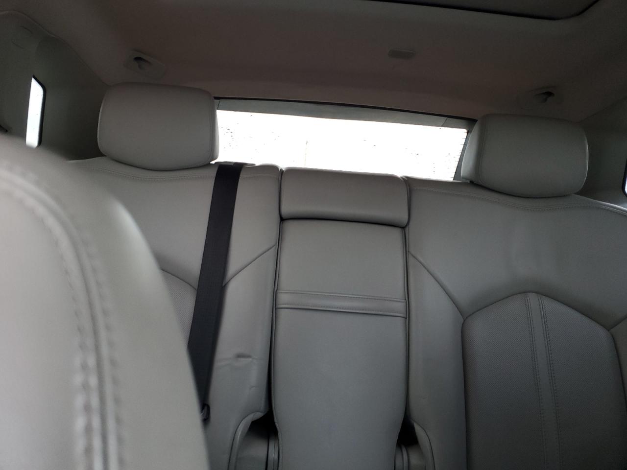 2015 Cadillac SRX - Image 10