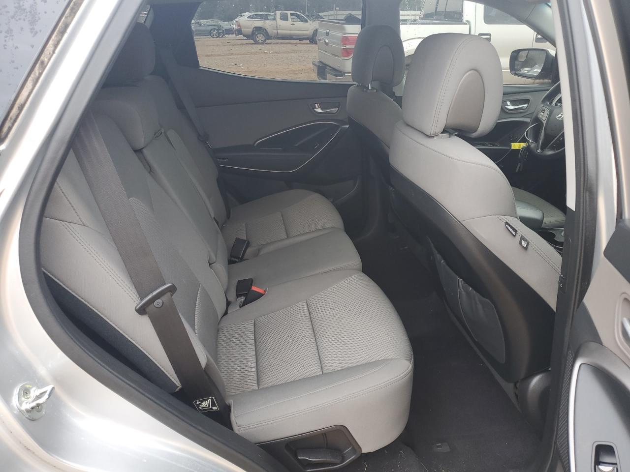 2017 Hyundai Santa Fe - Image 11