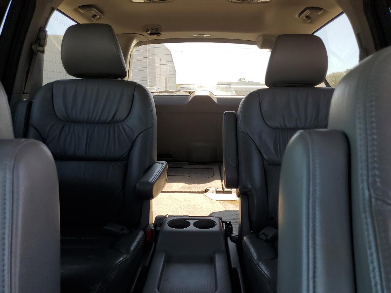 2010 Honda Odyssey - Image 10