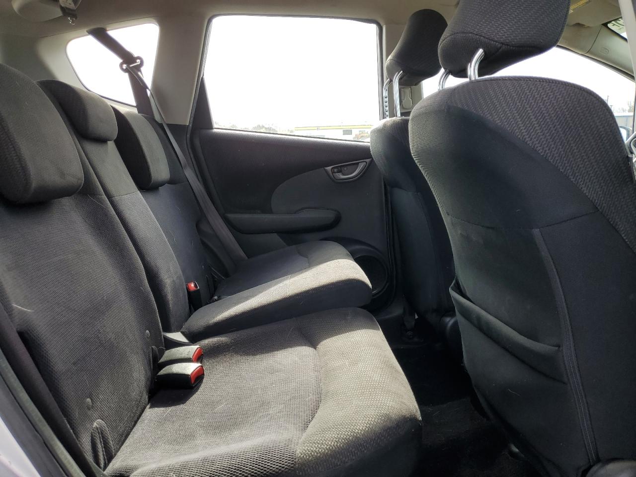 2013 Honda Fit - Image 11