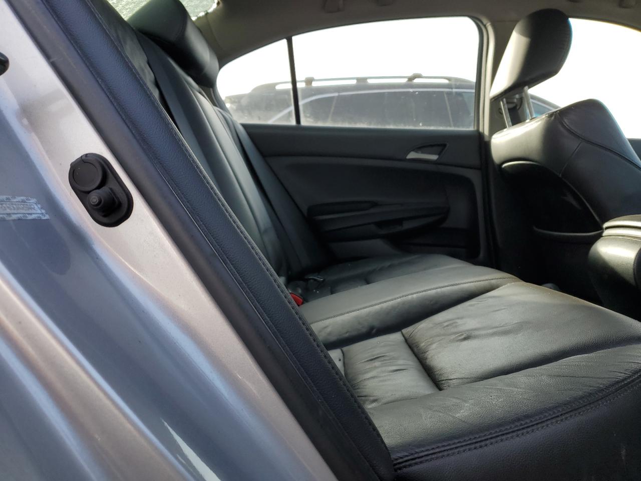 2012 Honda Accord - Image 10
