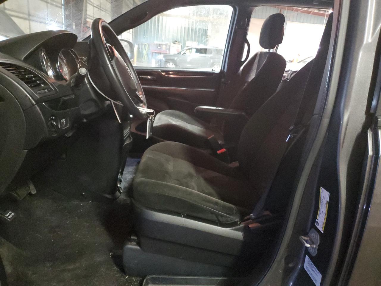 2016 Dodge Caravan - Image 7