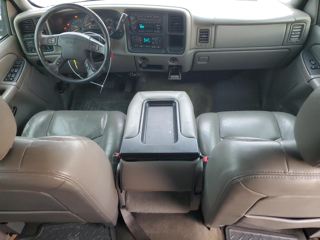 2006 GMC Sierra - Image 8