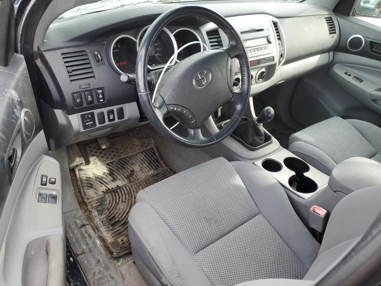 2005 Toyota Tacoma - Image 8
