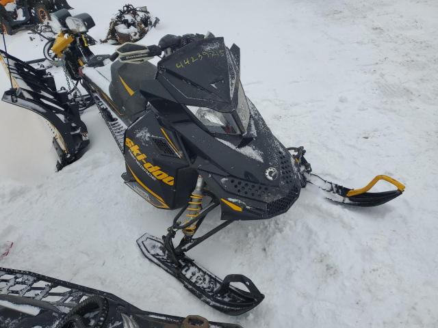 2013 Skidoo Snowbmobil