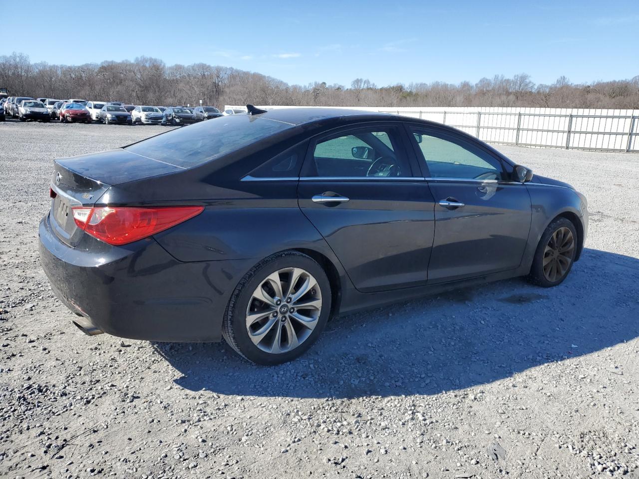 2011 Hyundai Sonata - Image 3