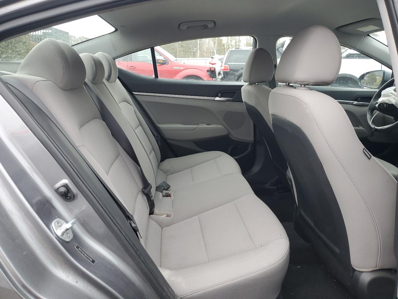 2019 Hyundai Elantra - Image 10