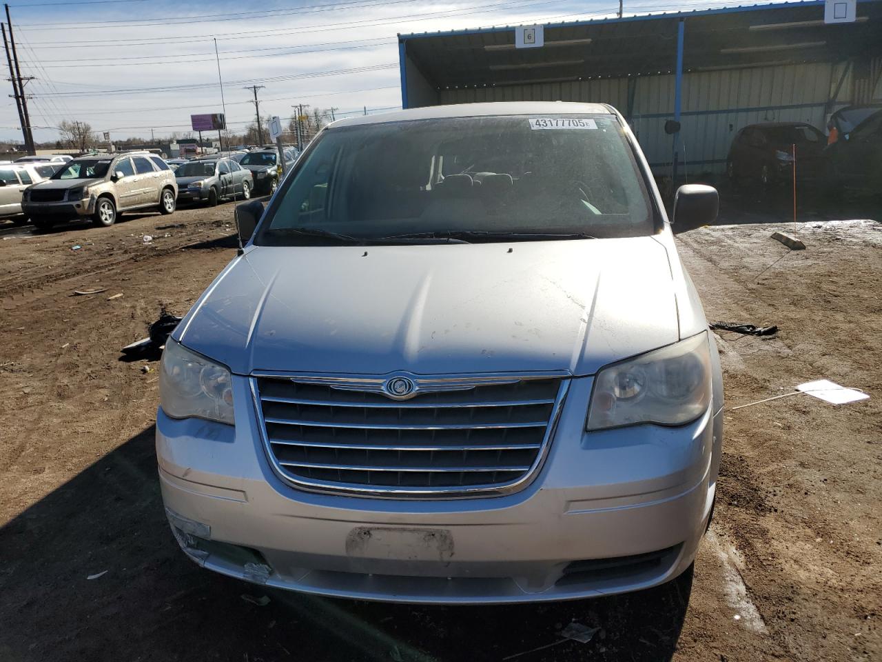 2009 Chrysler Town & Country - Image 5