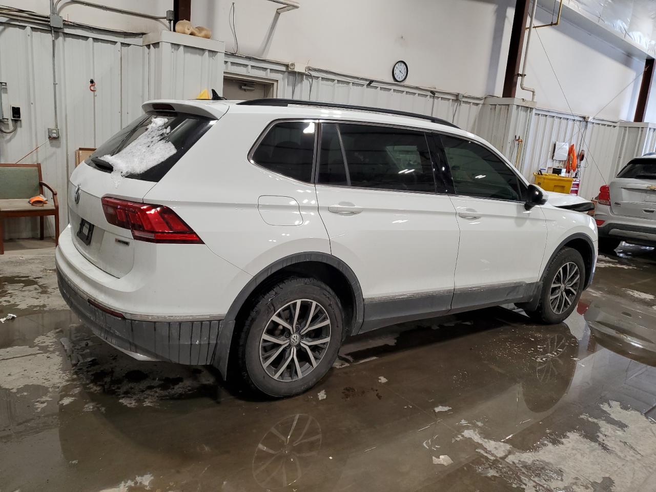 2020 Volkswagen Tiguan - Image 3