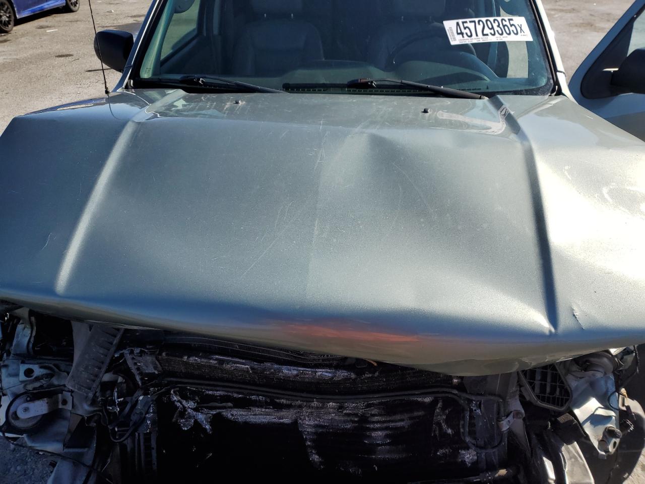 2005 Ford Escape - Image 13