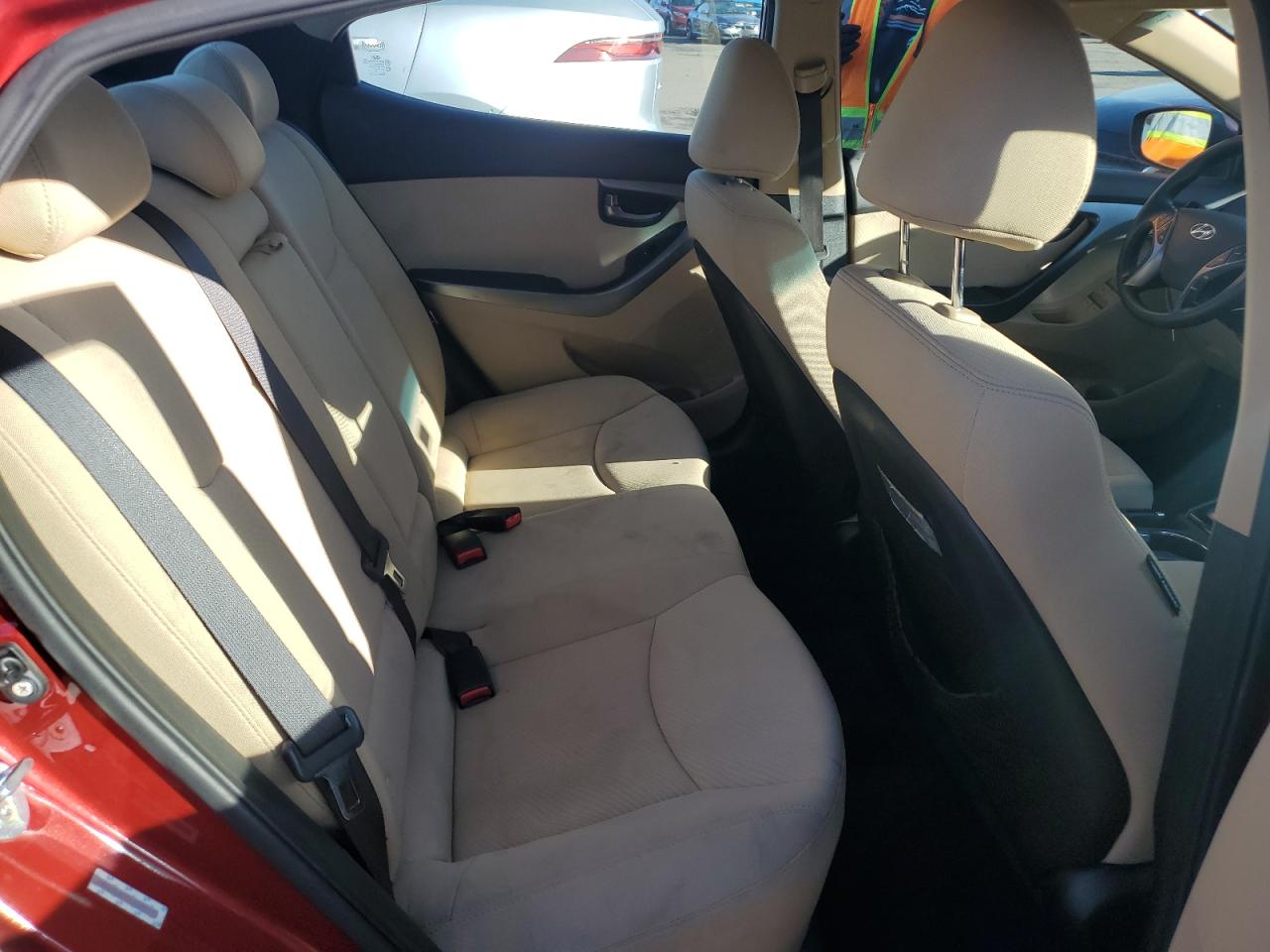 2013 Hyundai Elantra - Image 10
