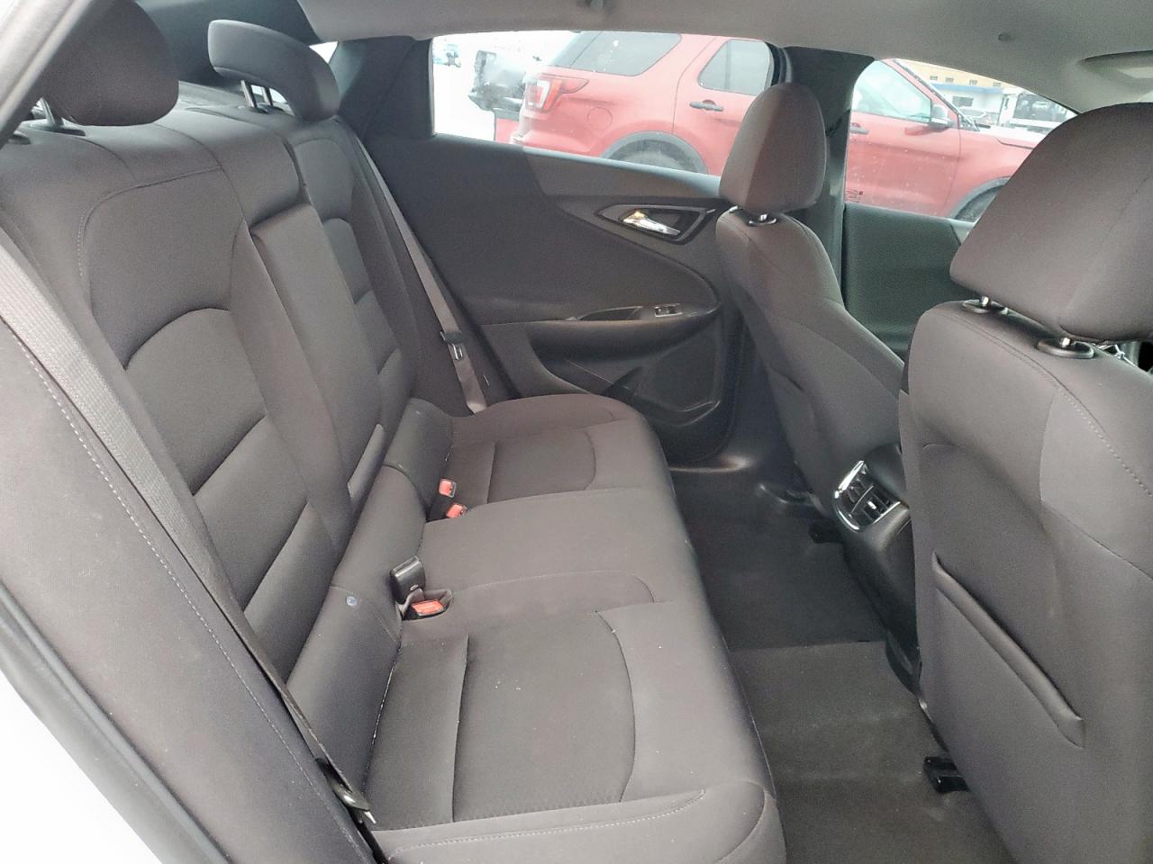 2022 Chevrolet Malibu - Image 10