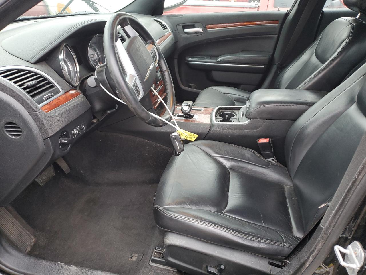 2014 Chrysler 300 - Image 7