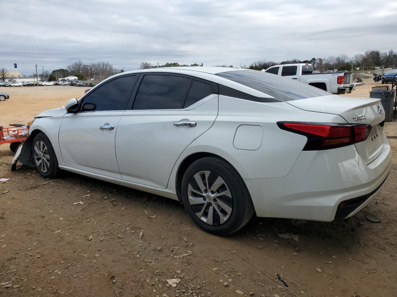 2020 Nissan Altima - Image 2