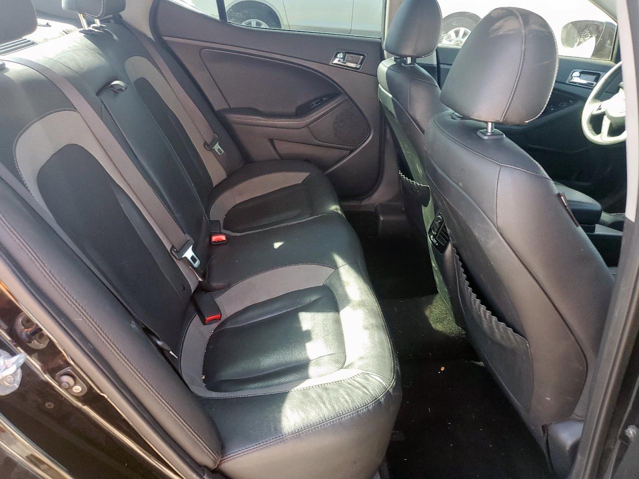 2012 Kia Optima - Image 10