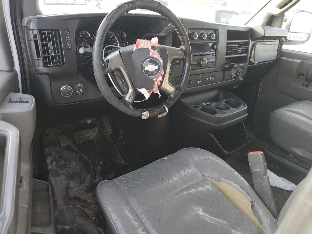 2016 Chevrolet Express - Image 8