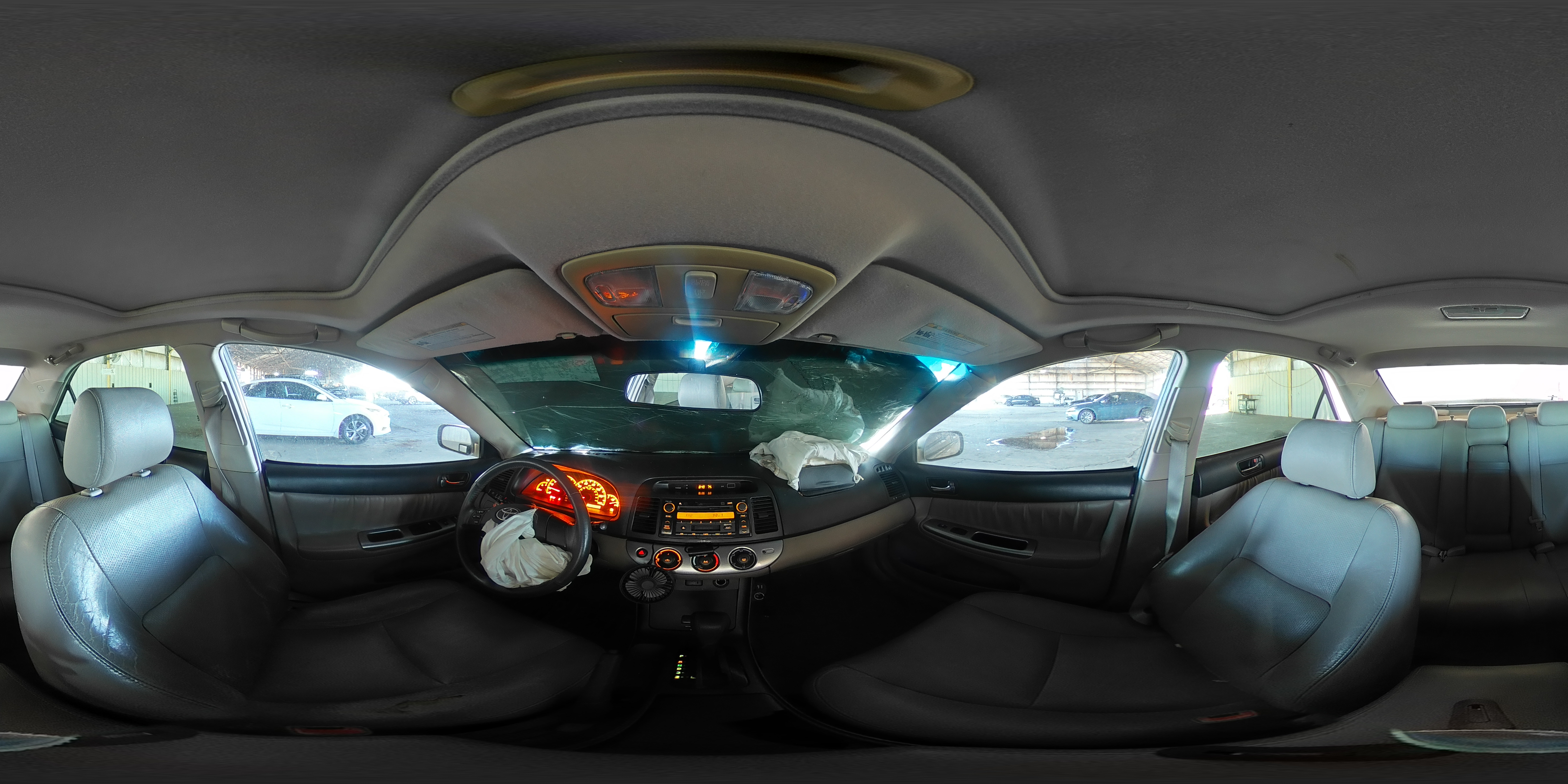 2005 Toyota Camry - Image 12