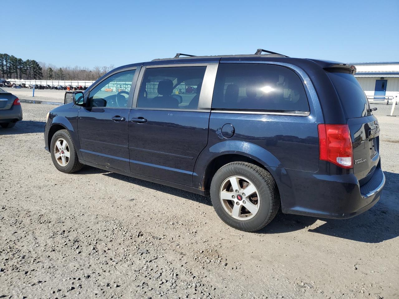 2011 Dodge Caravan - Image 2