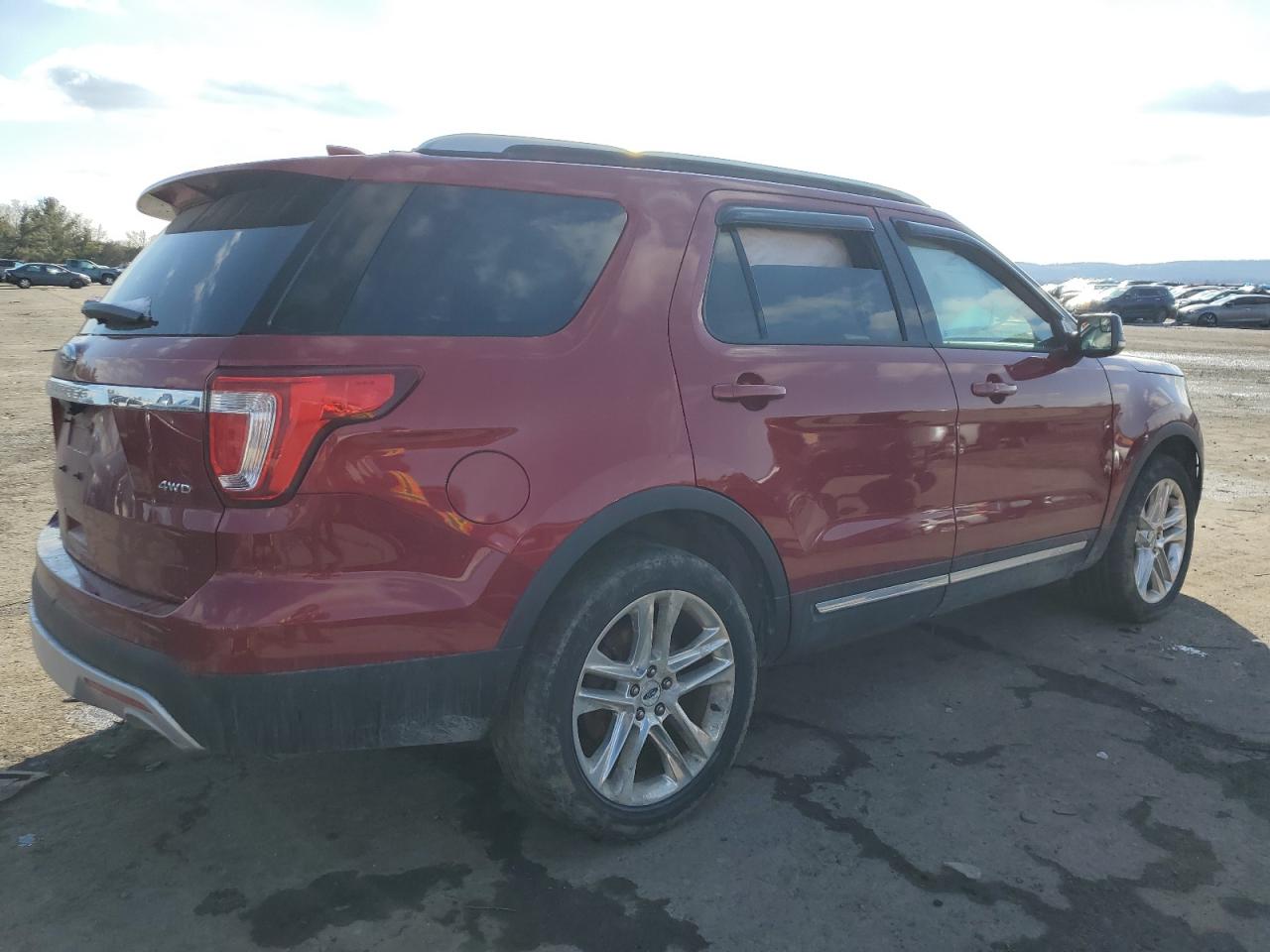 2016 Ford Explorer - Image 3