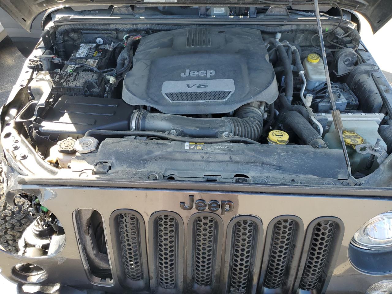 2017 Jeep Wrangler - Image 12