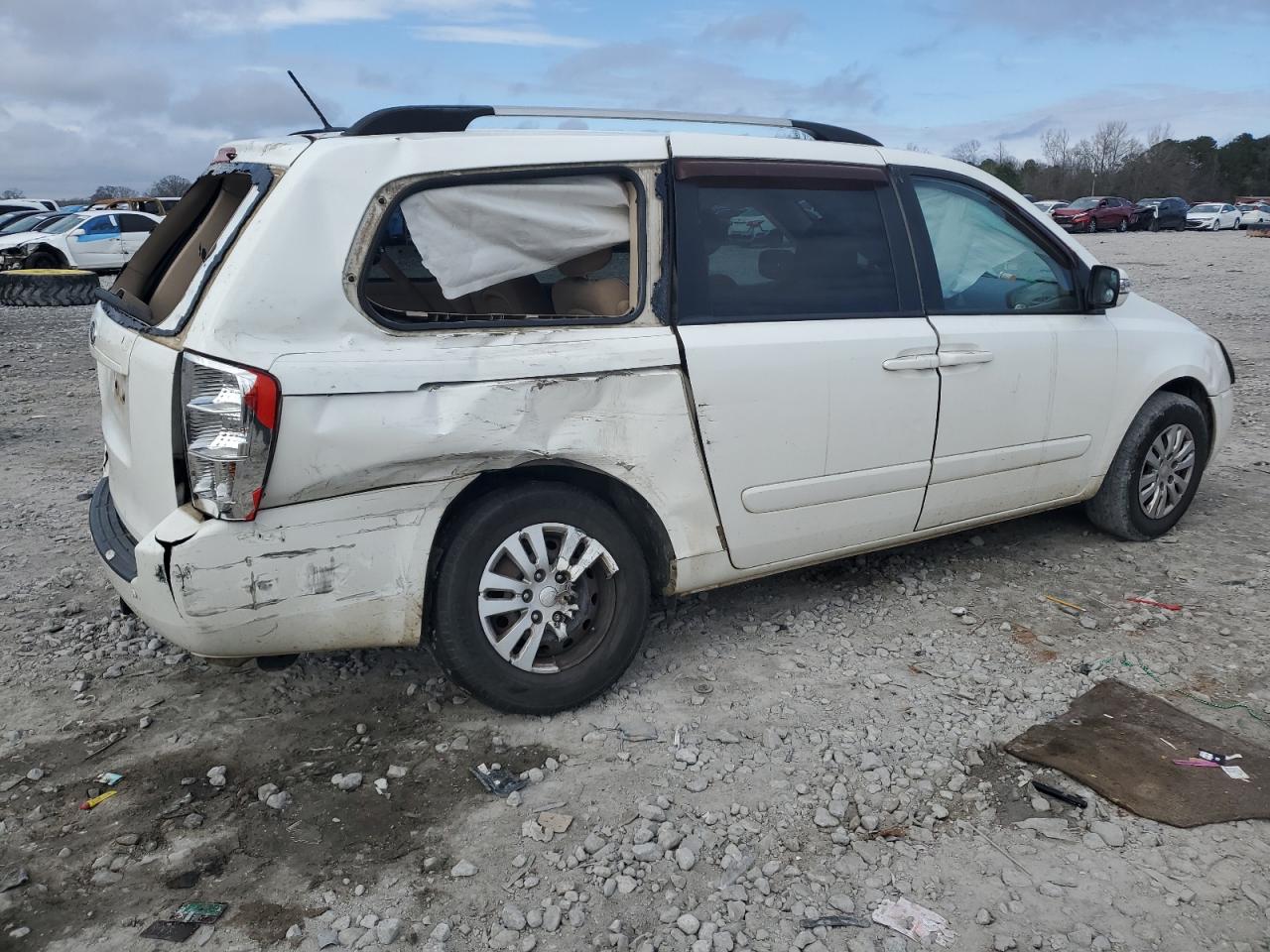 2012 Kia Sedona - Image 3