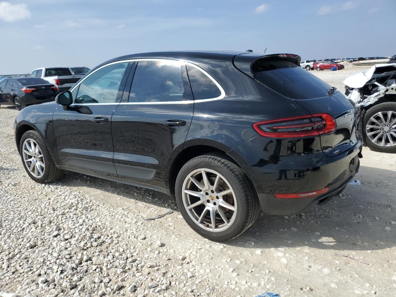 2015 Porsche Macan - Image 2