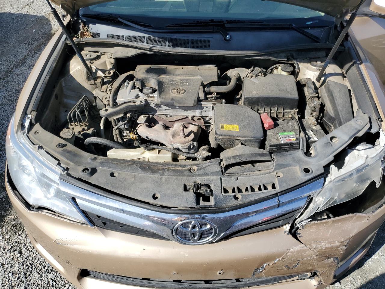 2012 Toyota Camry - Image 11