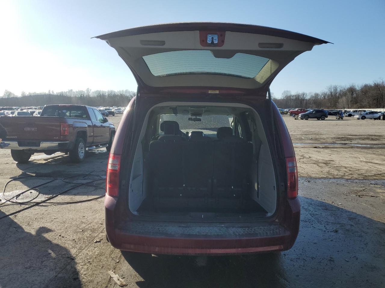 2010 Dodge Caravan - Image 6