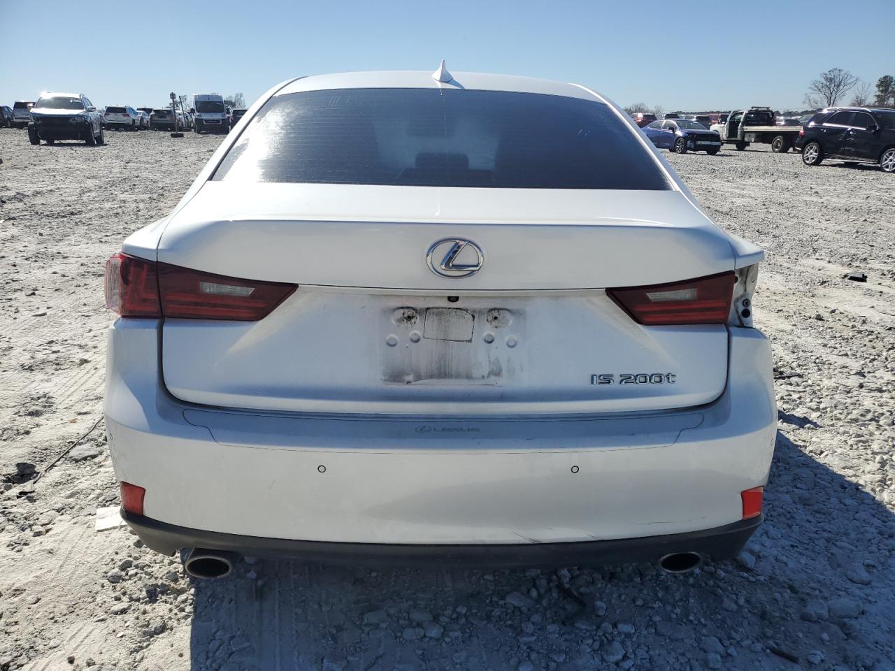 2016 Lexus IS - Image 6