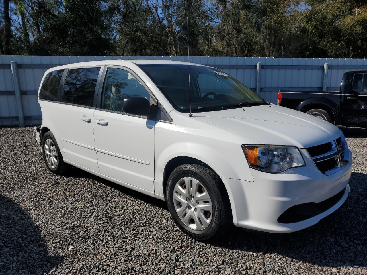 2017 Dodge Caravan - Image 4