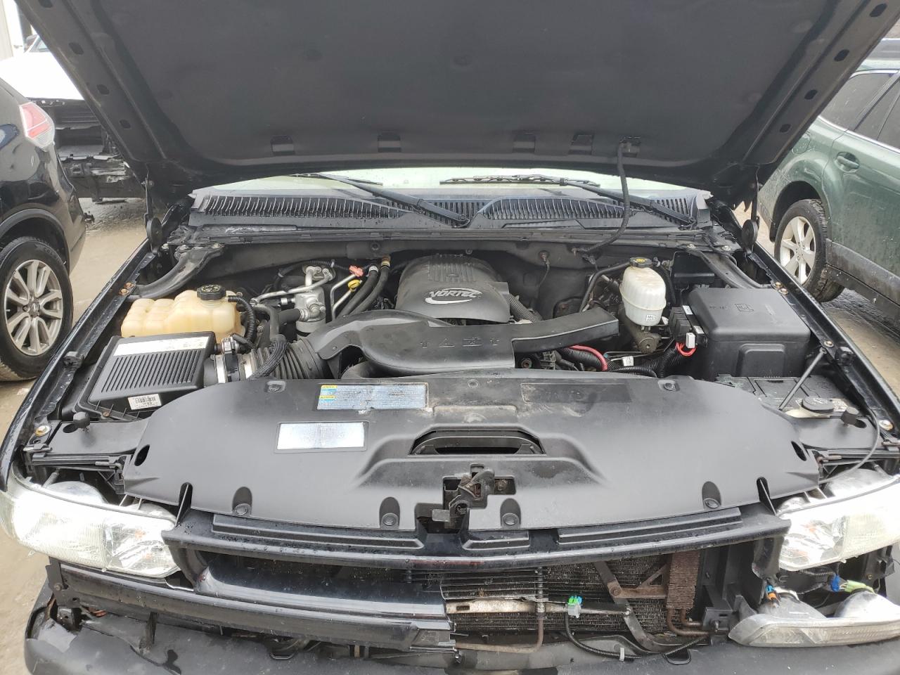 2005 Chevrolet Tahoe - Image 12