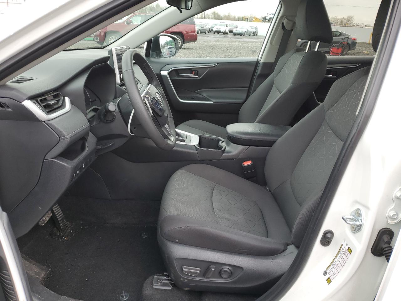 2024 Toyota RAV 4 - Image 7