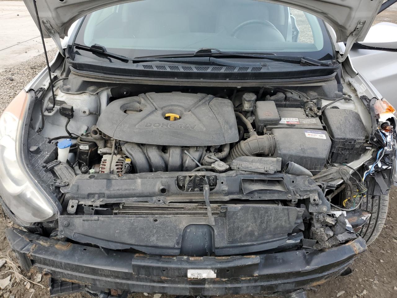 2012 Hyundai Elantra - Image 12