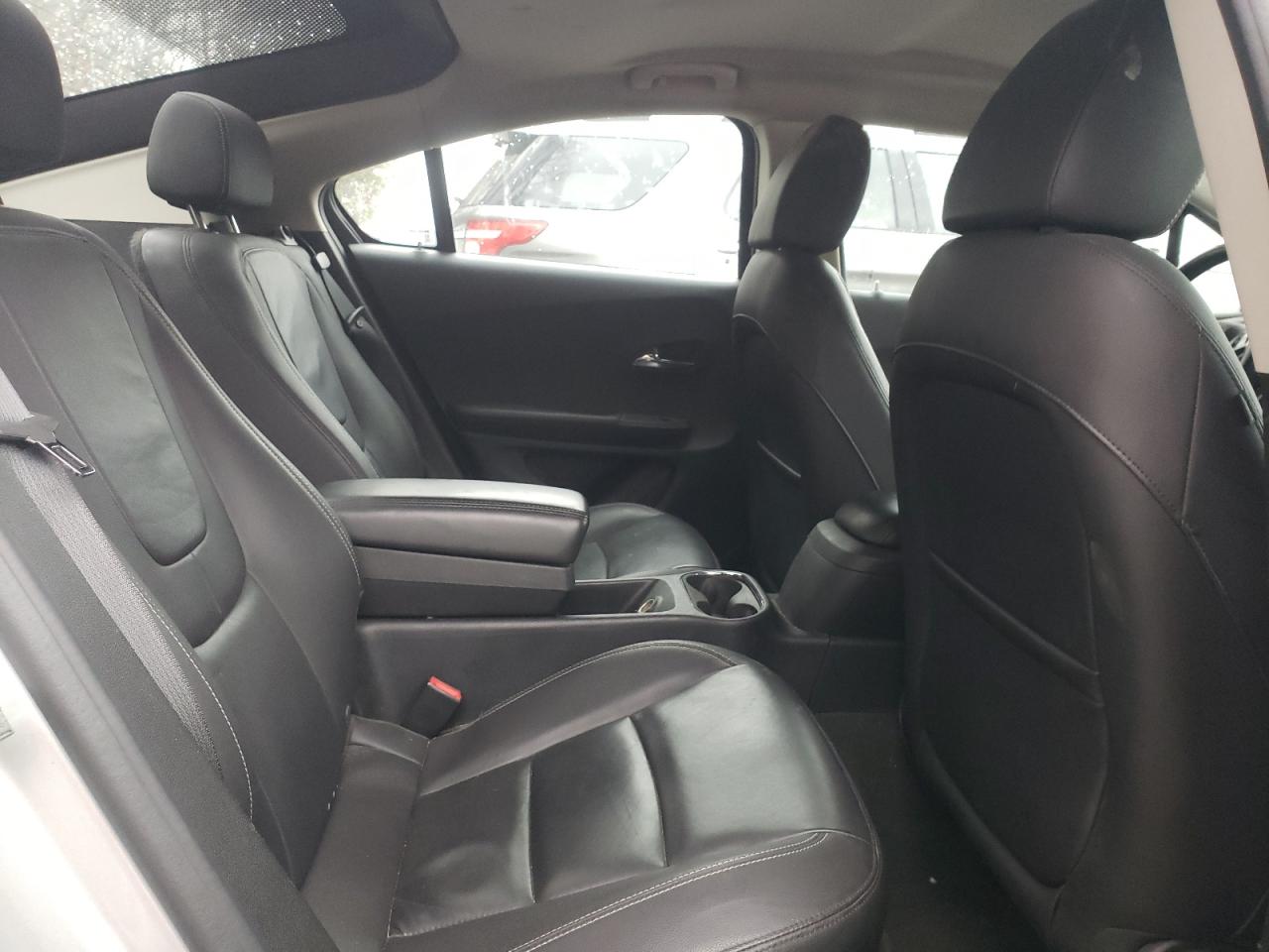 2013 Chevrolet Volt - Image 10