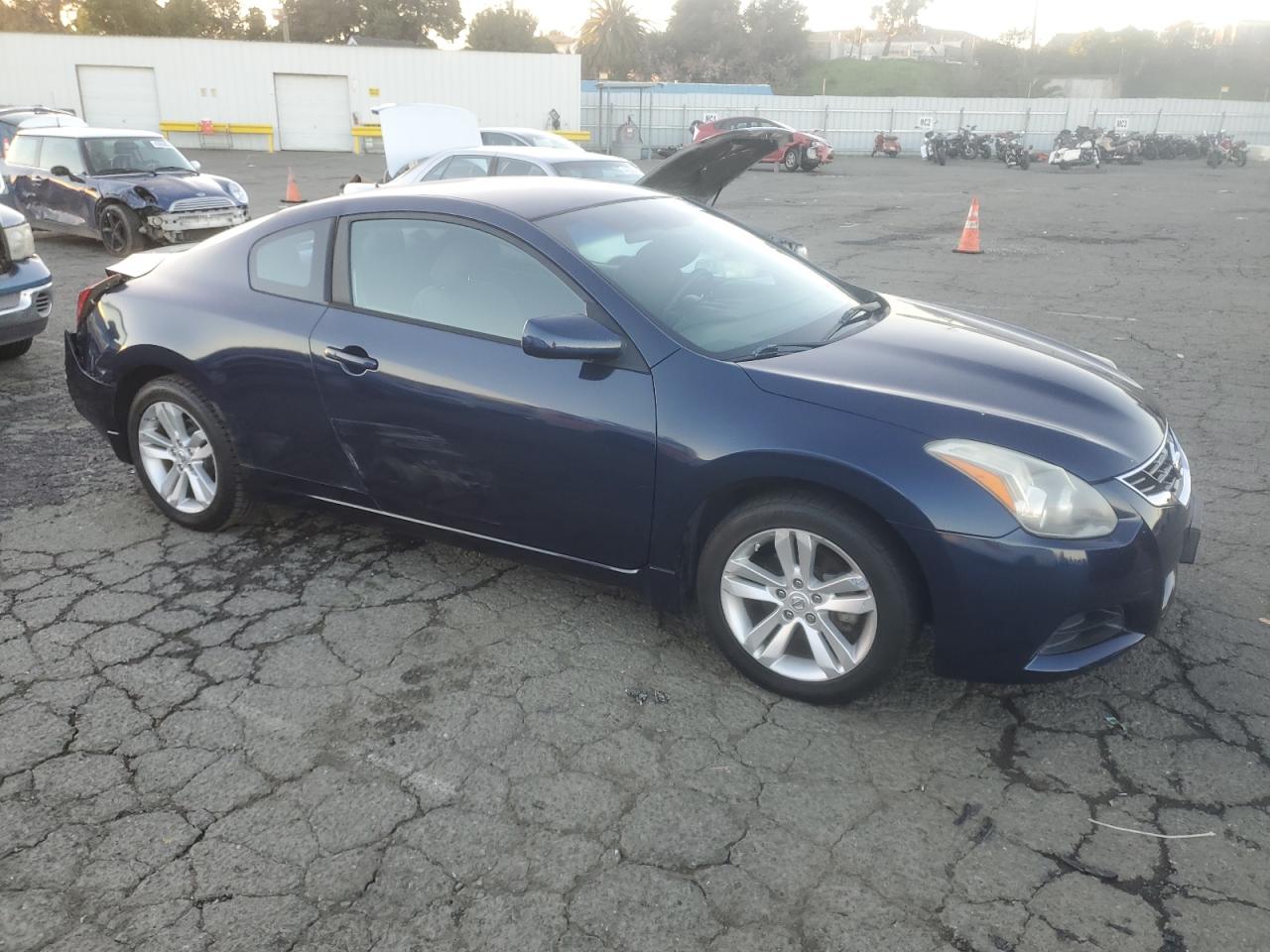 2010 Nissan Altima - Image 4