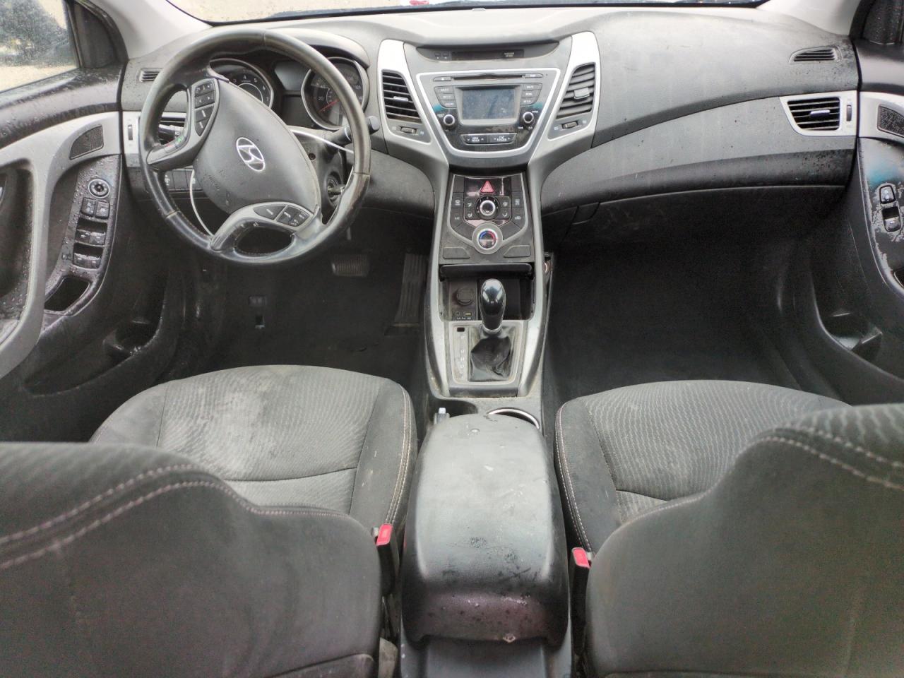 2015 Hyundai Elantra - Image 8