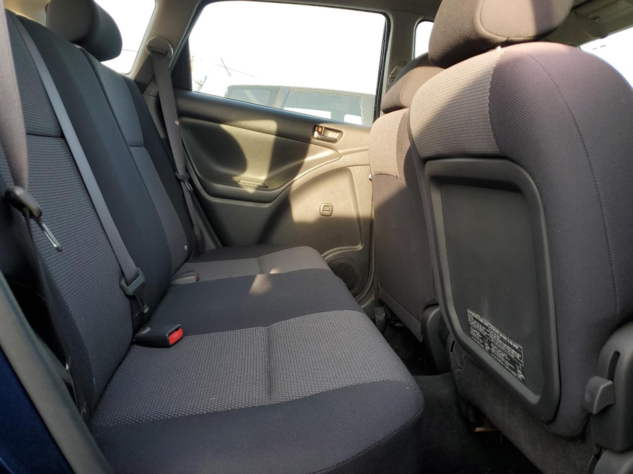 2006 Pontiac Vibe - Image 10