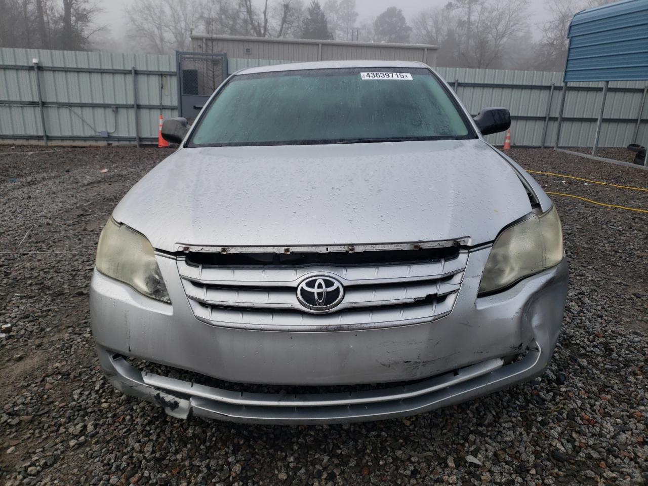 2006 Toyota Avalon - Image 5