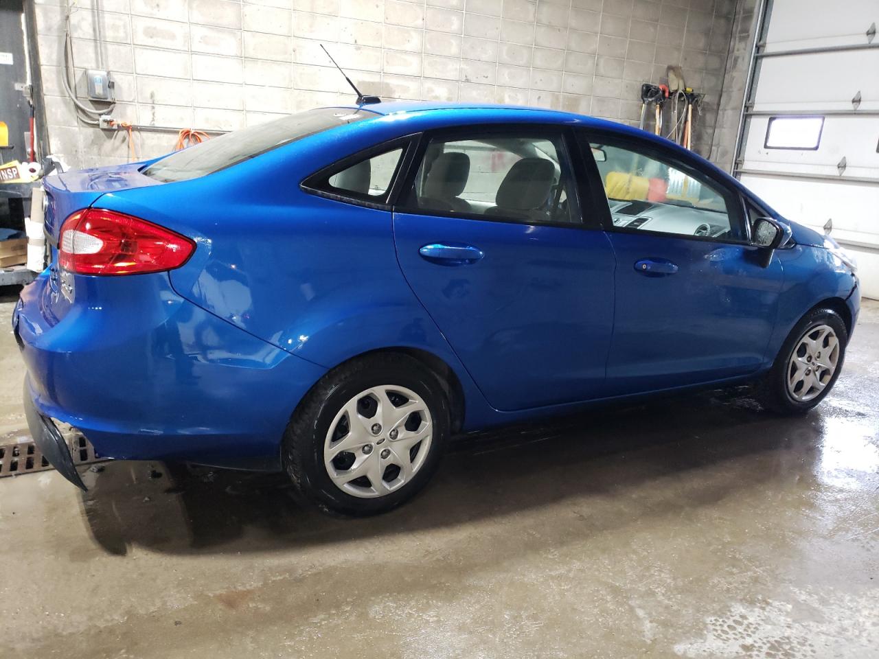 2011 Ford Fiesta - Image 3