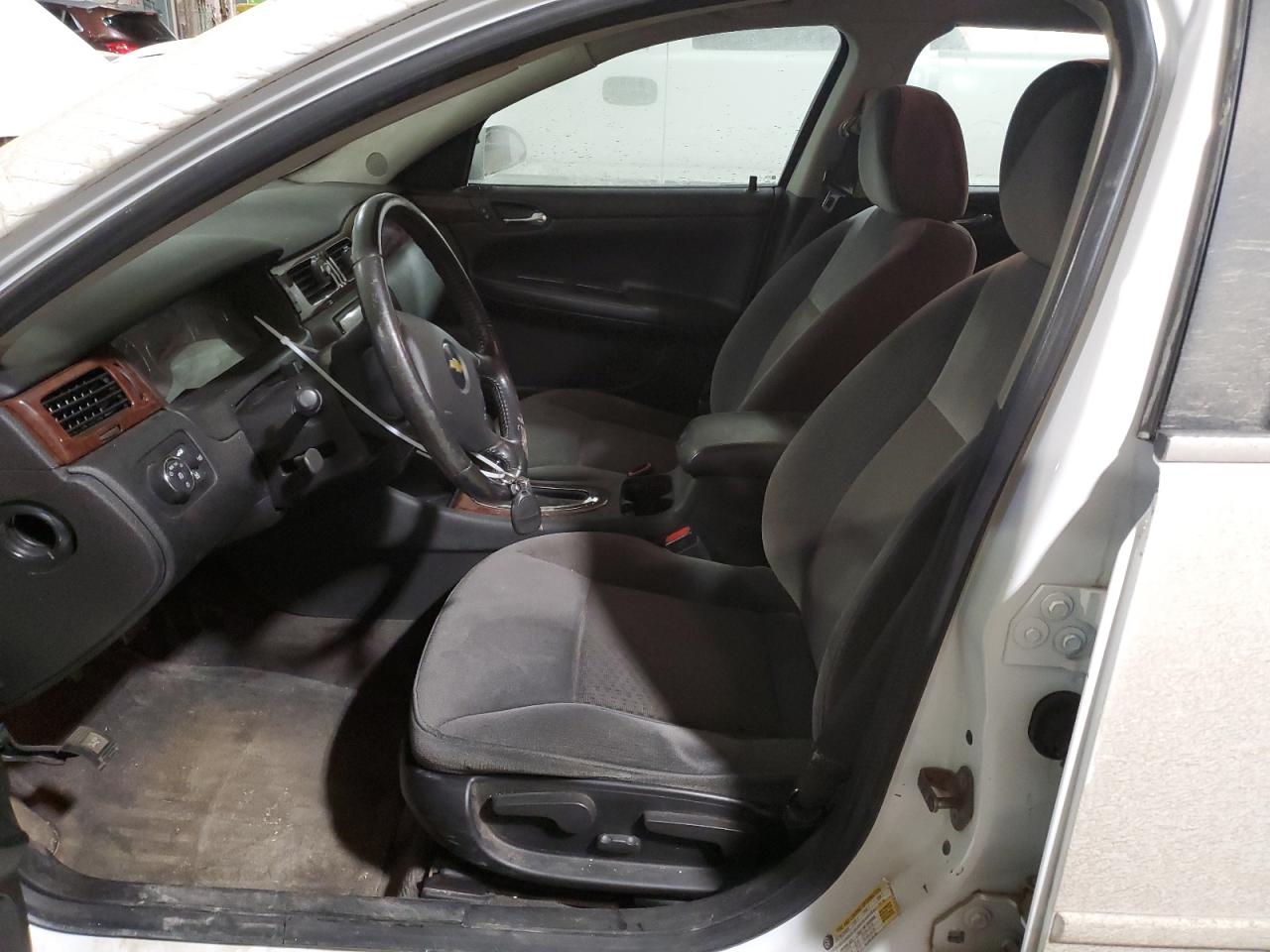 2010 Chevrolet Impala - Image 7