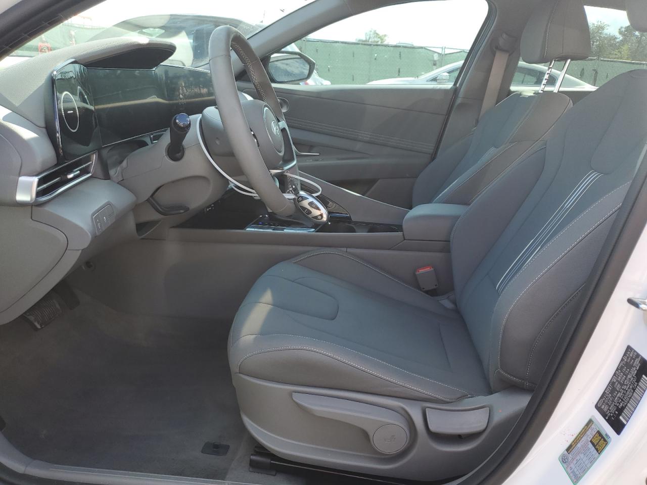 2024 Hyundai Elantra - Image 7