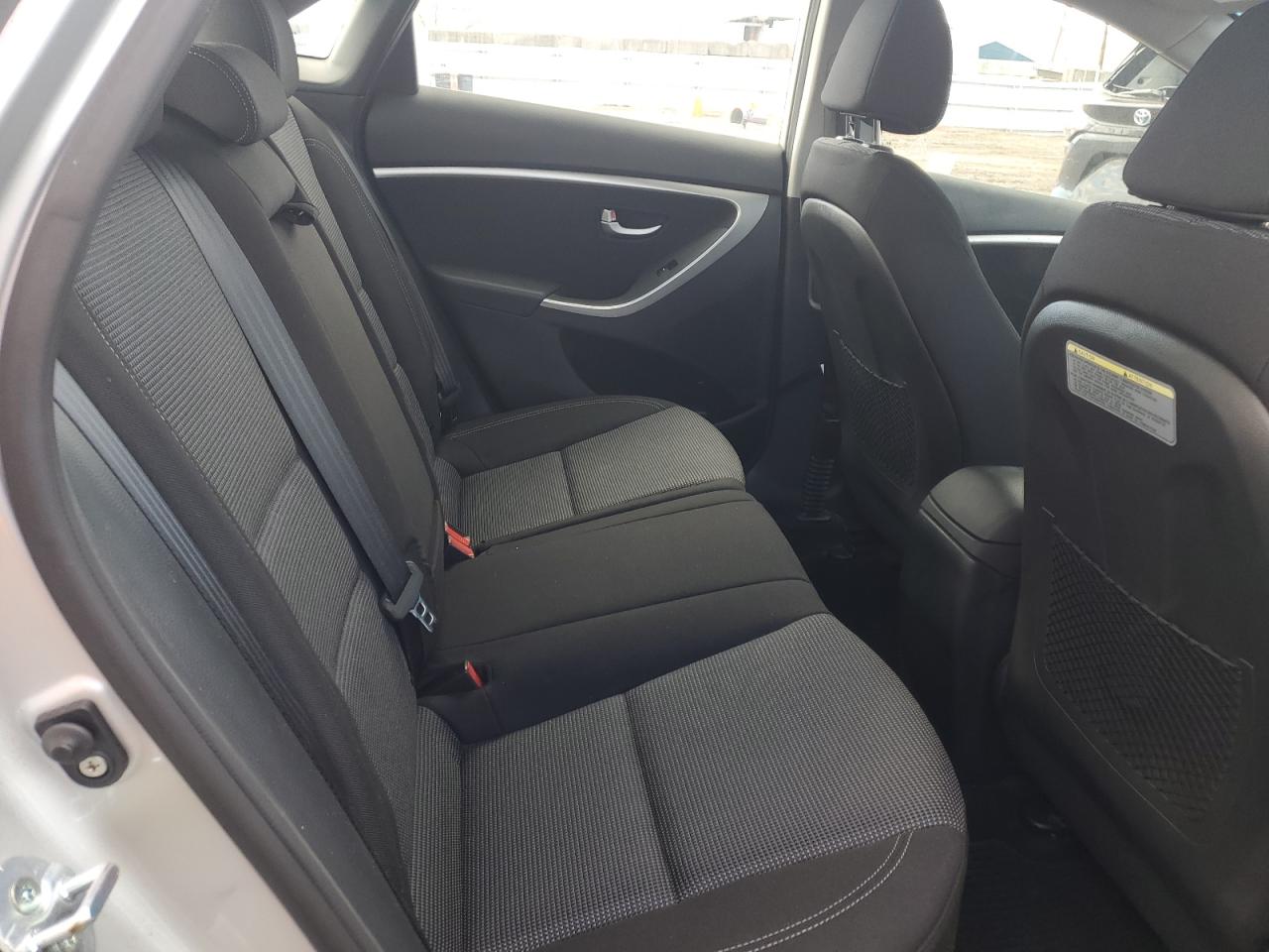 2014 Hyundai Elantra - Image 10