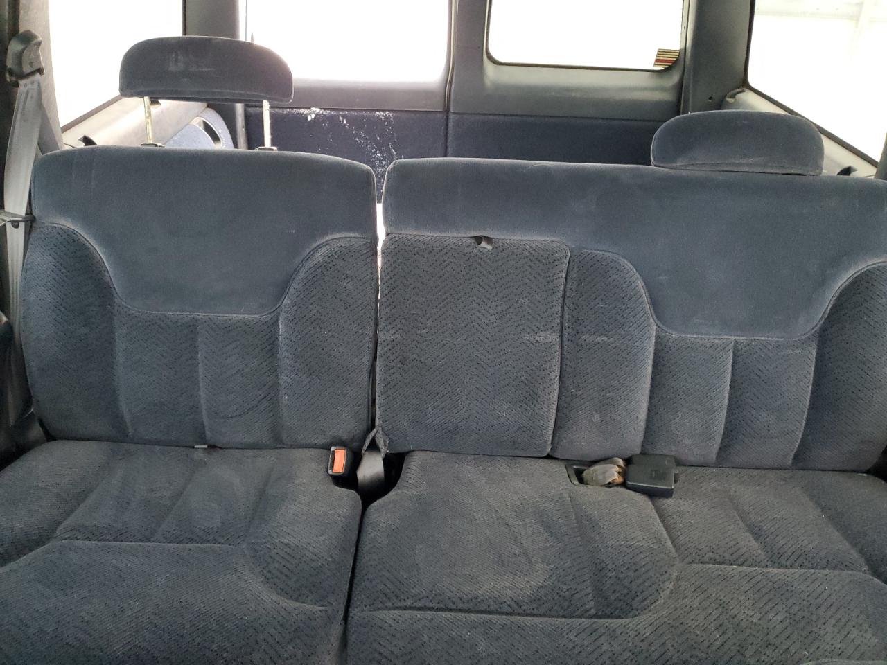 1997 Chevrolet Tahoe - Image 10