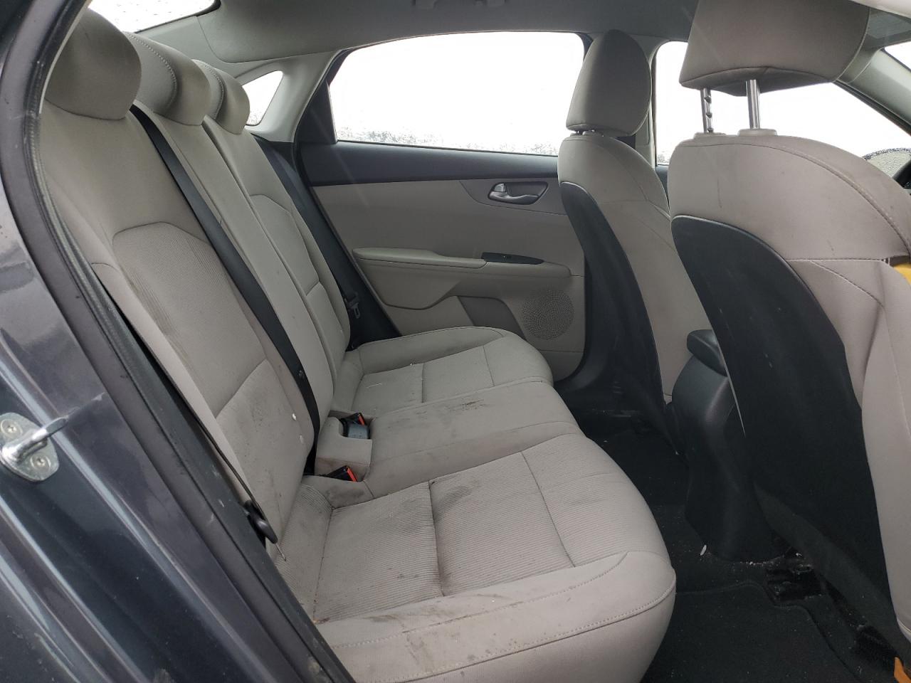 2021 Kia Forte - Image 10