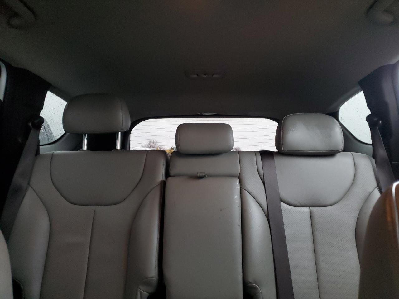 2020 Hyundai Santa Fe - Image 10