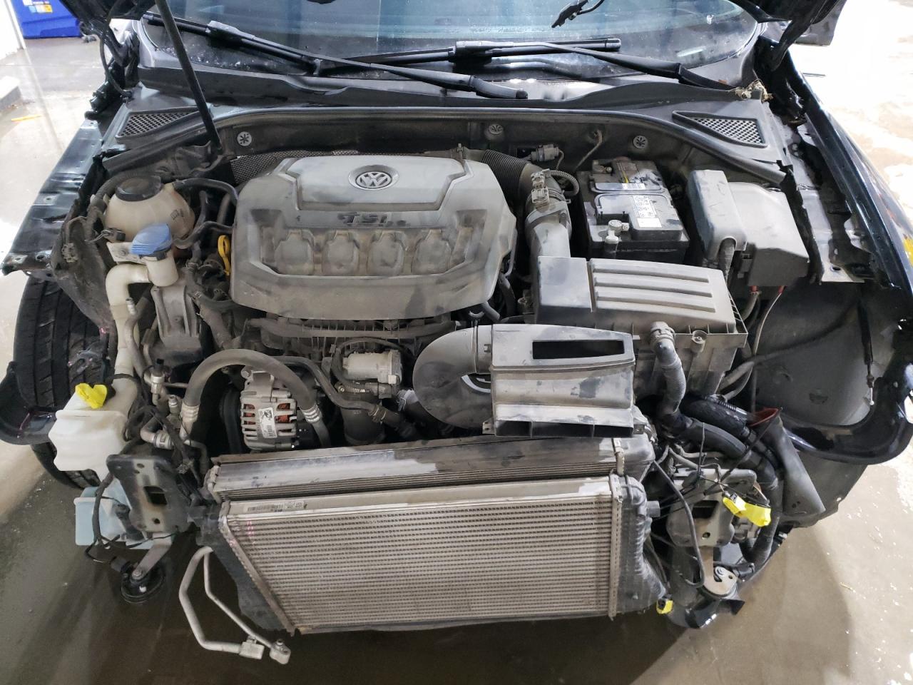 2018 Volkswagen Passat - Image 11